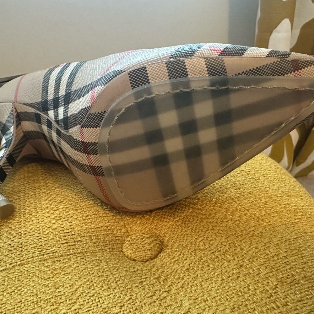 Burberry Aubri Check Pumps - Picture 5 of 7